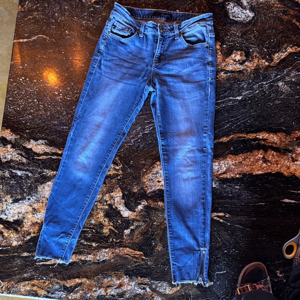 KanCan skinny ankle length with zippers
